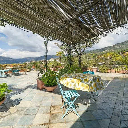 Aurelia Panoramic Seaside Apartman *