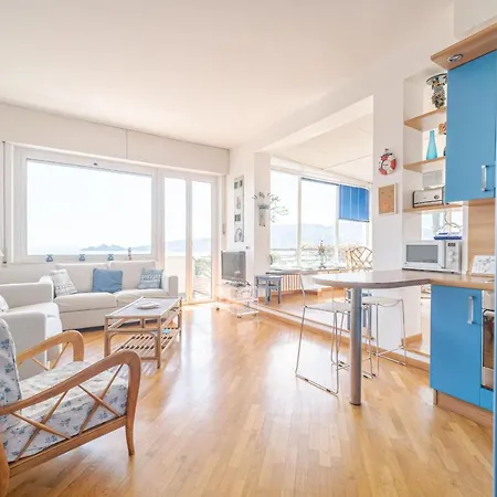 Aurelia Panoramic Seaside Apartment *