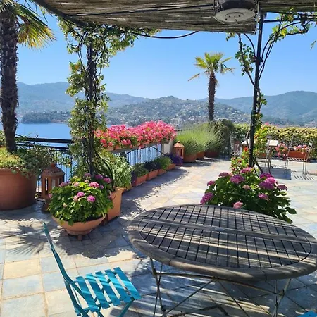 Aurelia Panoramic Seaside Apartman *